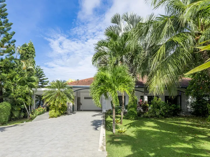 Private driveway and landscaped garden